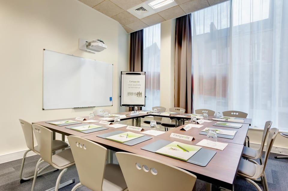 Meeting/conference room