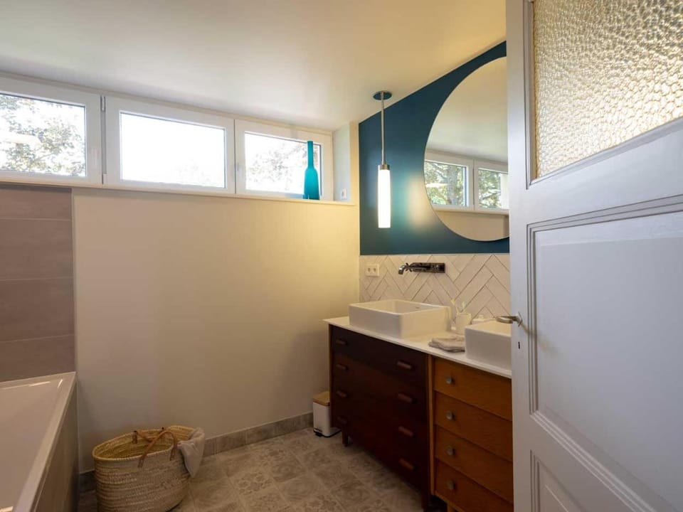 Bathroom, Bath