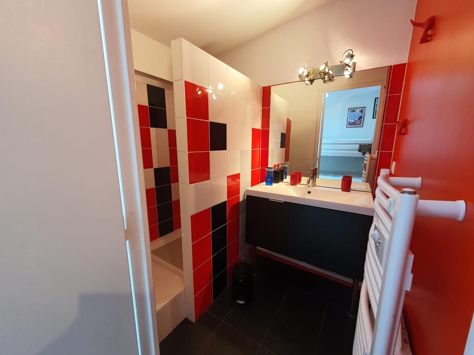 Shower, Bathroom