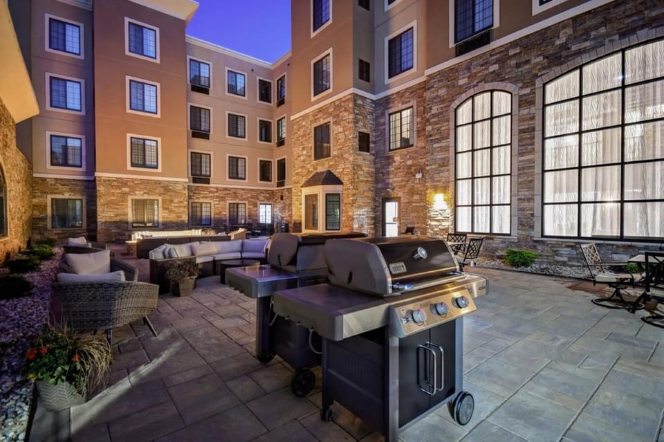 Staybridge Suites - Southgate - Detroit Area by IHG Hotel in Southgate