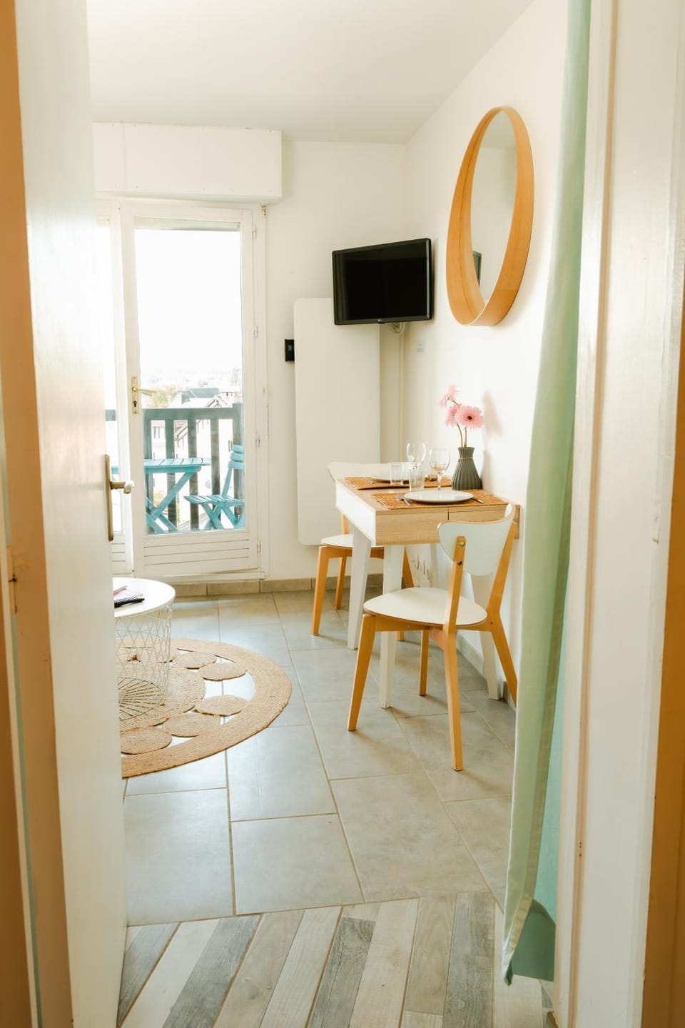 M2M Studio magnifique vue mer - avec balcon - les pieds dans l eau! Apartment in Blonville-sur-Mer