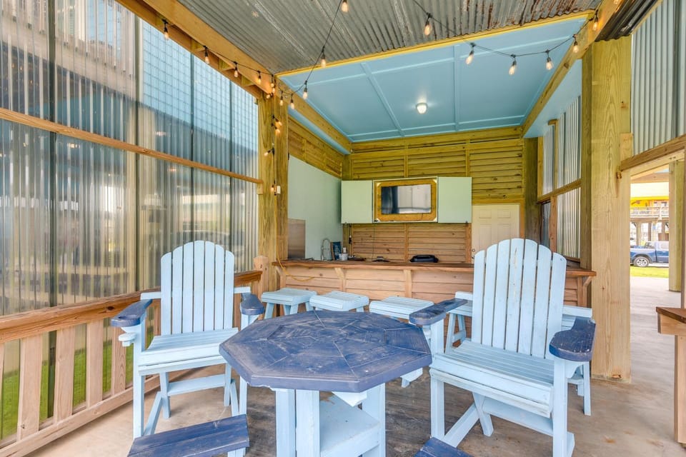 Walk to Sand! Home w/ Wide-Open Ocean Views + Bar House in Bolivar Peninsula