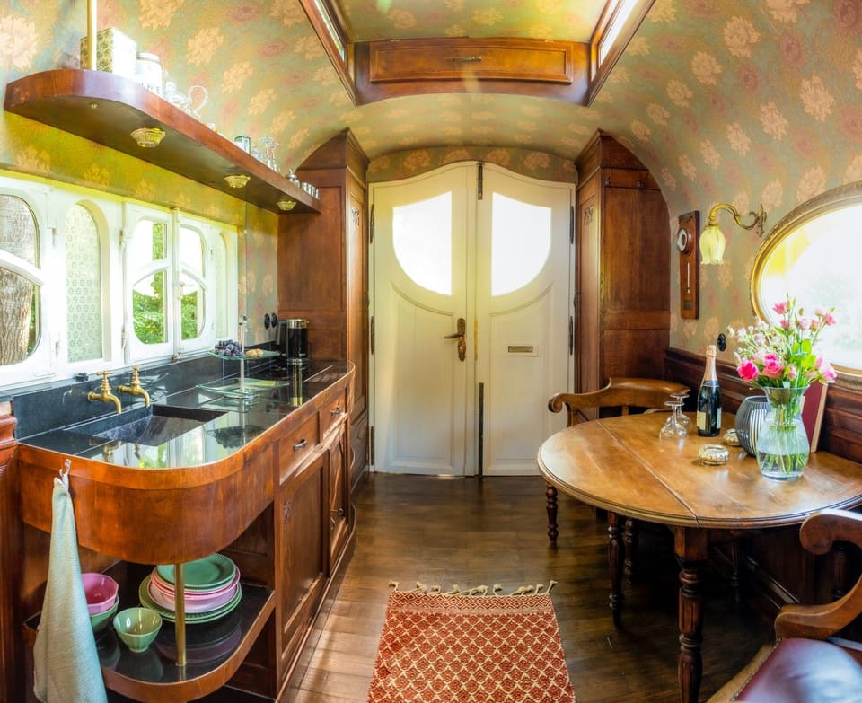 Living room, Food