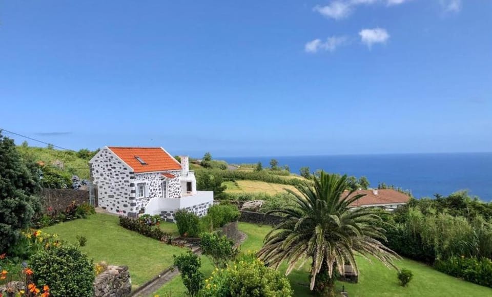 Property building, Garden, Garden view, Sea view