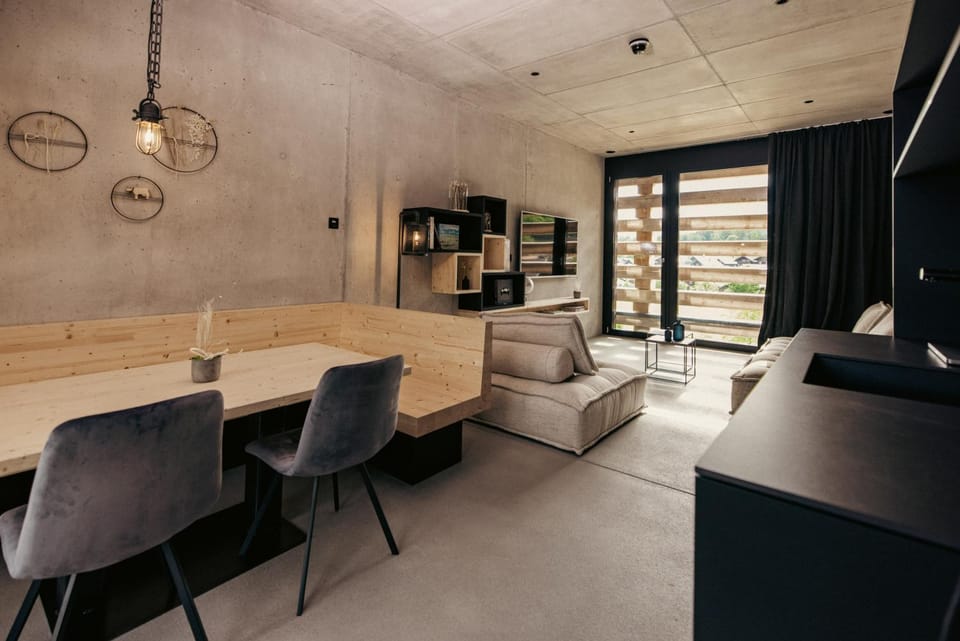 Living room, Seating area, Dining area