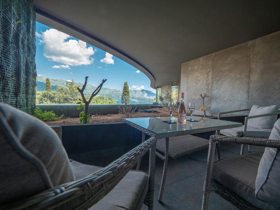 Natural landscape, View (from property/room), Balcony/Terrace