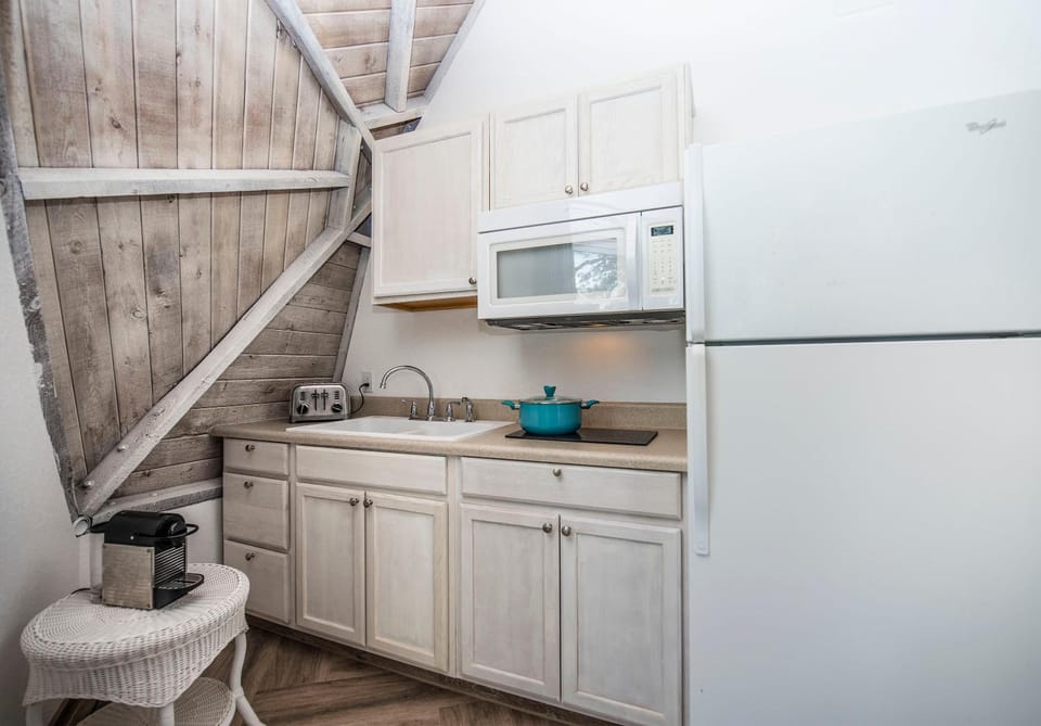 STUDIO 05 - Lake Sumner Apartment in Groveland