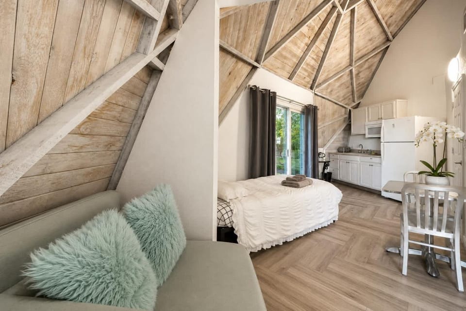 STUDIO 05 - Lake Sumner Apartment in Groveland