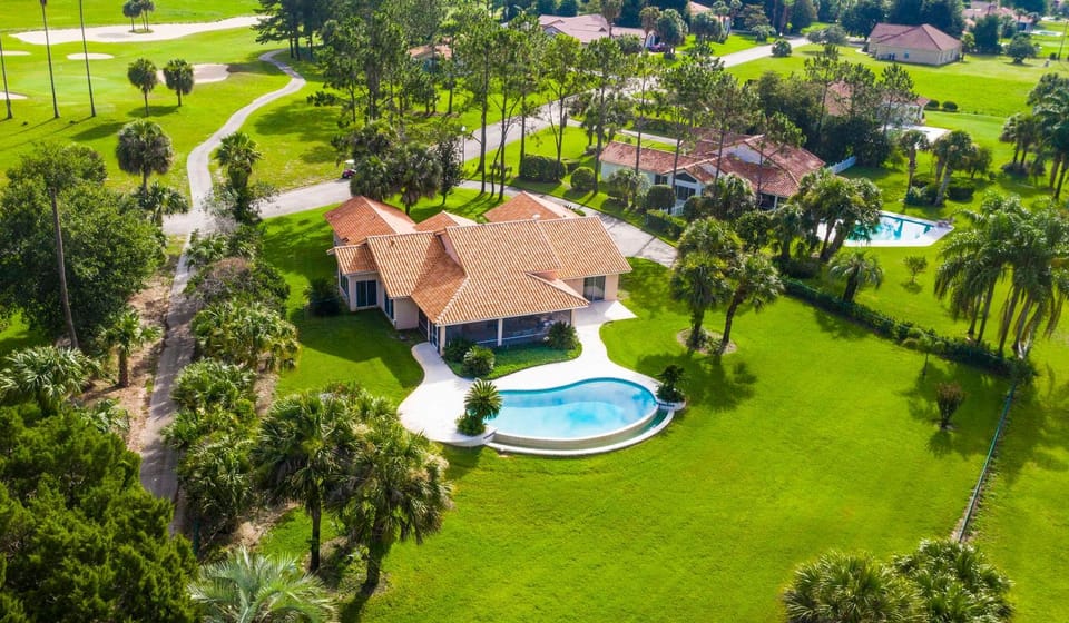 SWISS 30 - Golf Course House in Groveland