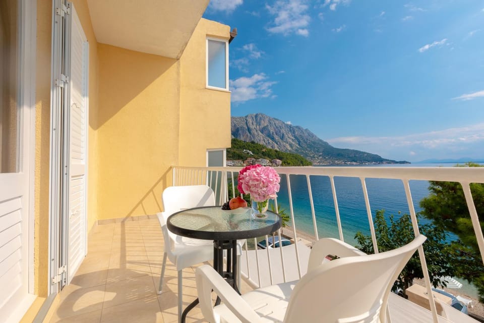 Balcony/Terrace, Mountain view, Sea view
