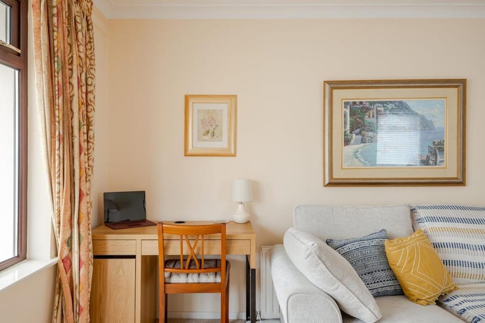 The Burrow, a Spacious Bungalow in Heart of NI House in Northern Ireland