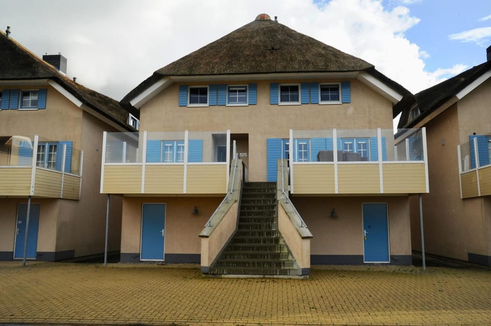 Property building, Facade/entrance