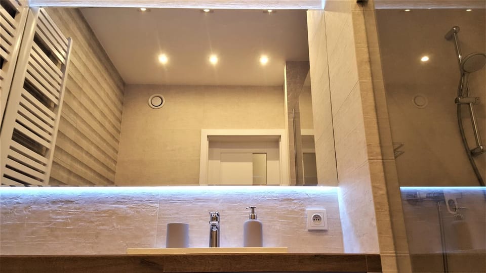 Shower, Bathroom