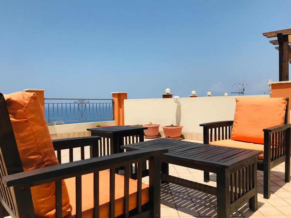 View (from property/room), Balcony/Terrace, Sea view