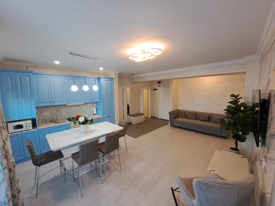 Cazare Apartmente in SolidHouse Mamaia Apartment in Constanta