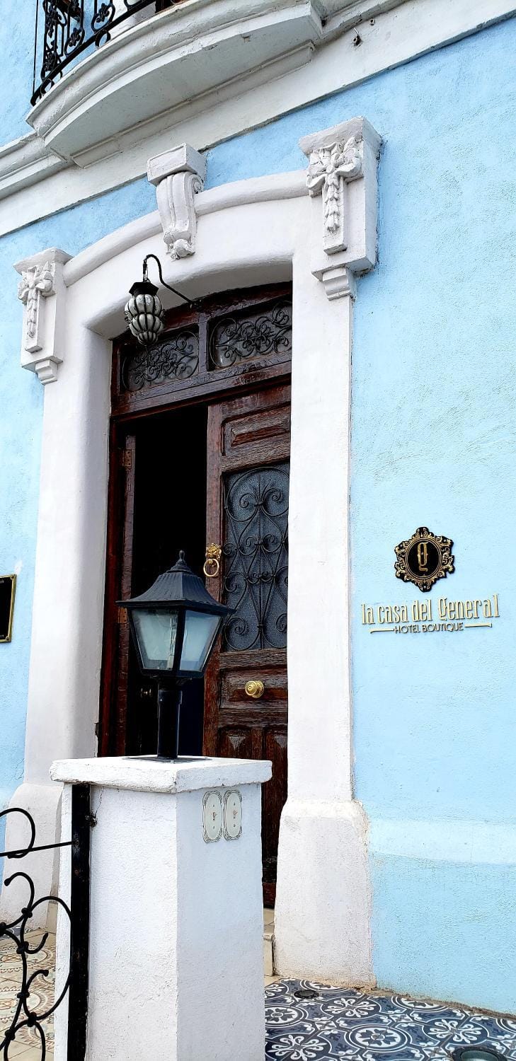 Facade/entrance