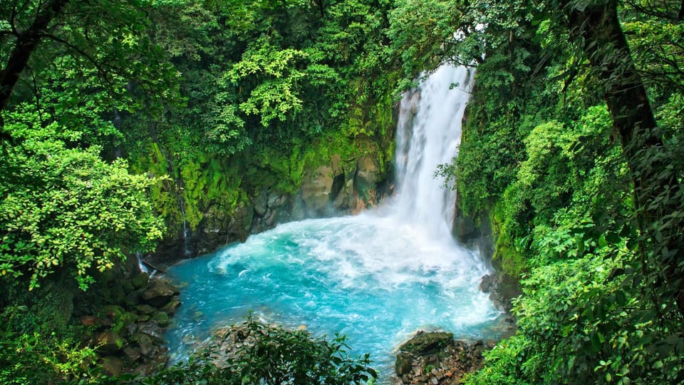 Nearby landmark, Natural landscape, Hiking