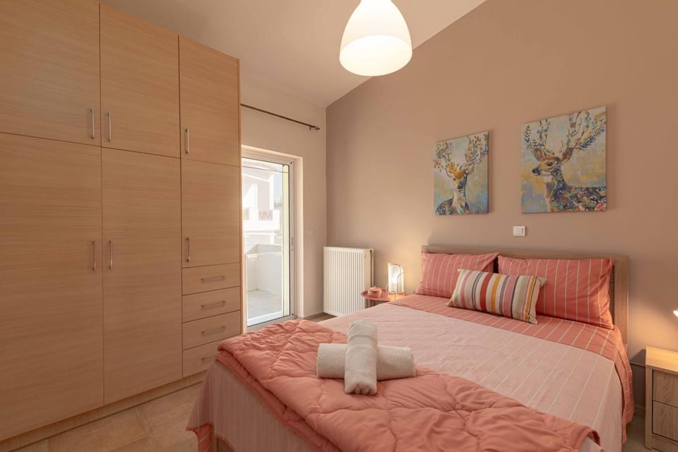 Bed, Photo of the whole room, Decorative detail, Bedroom