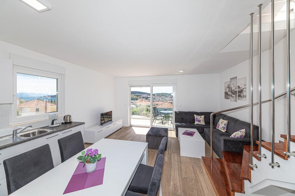 Panoramic view and sea Apartment in Trogir
