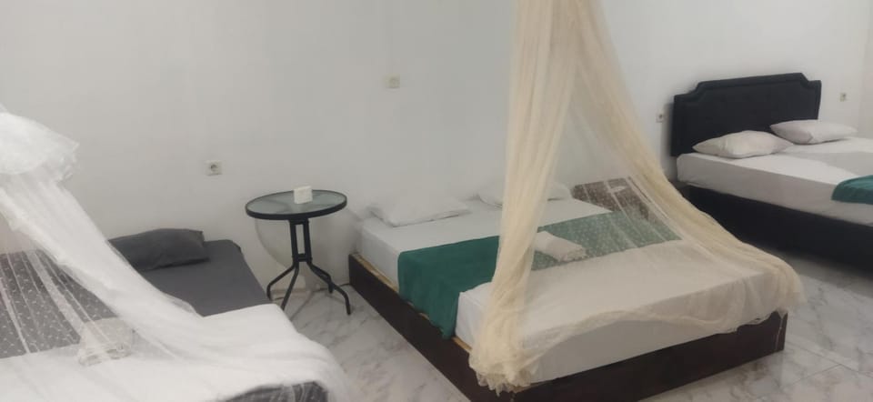 Mentos Bungalowz Riung Bed and Breakfast in Indonesia