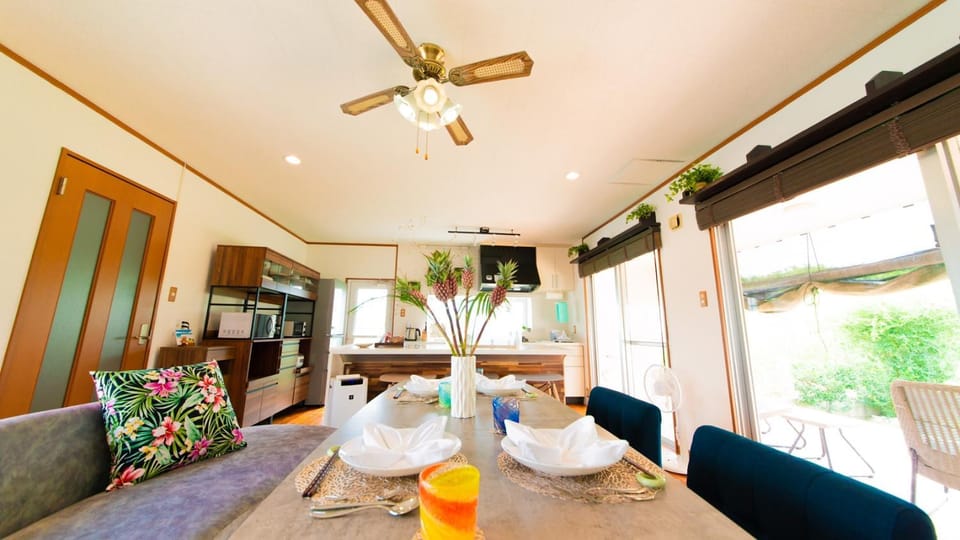 Living room, Dining area