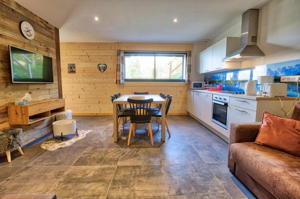 Chalet Le Valentin - Appartement de charme, proche piste et centre village MAE-3304 Apartment in Notre-Dame-de-Bellecombe