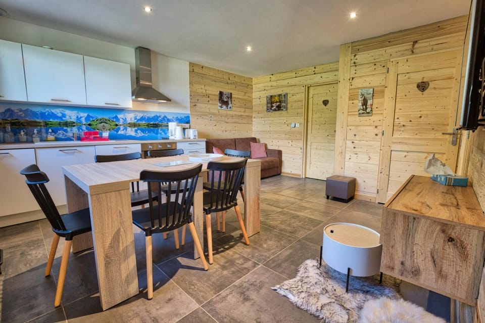 Chalet Le Valentin - Appartement de charme, proche piste et centre village MAE-3304 Apartment in Notre-Dame-de-Bellecombe