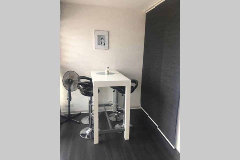 Studio cabine climatisé vue mer et port Cabin in La Grande-Motte