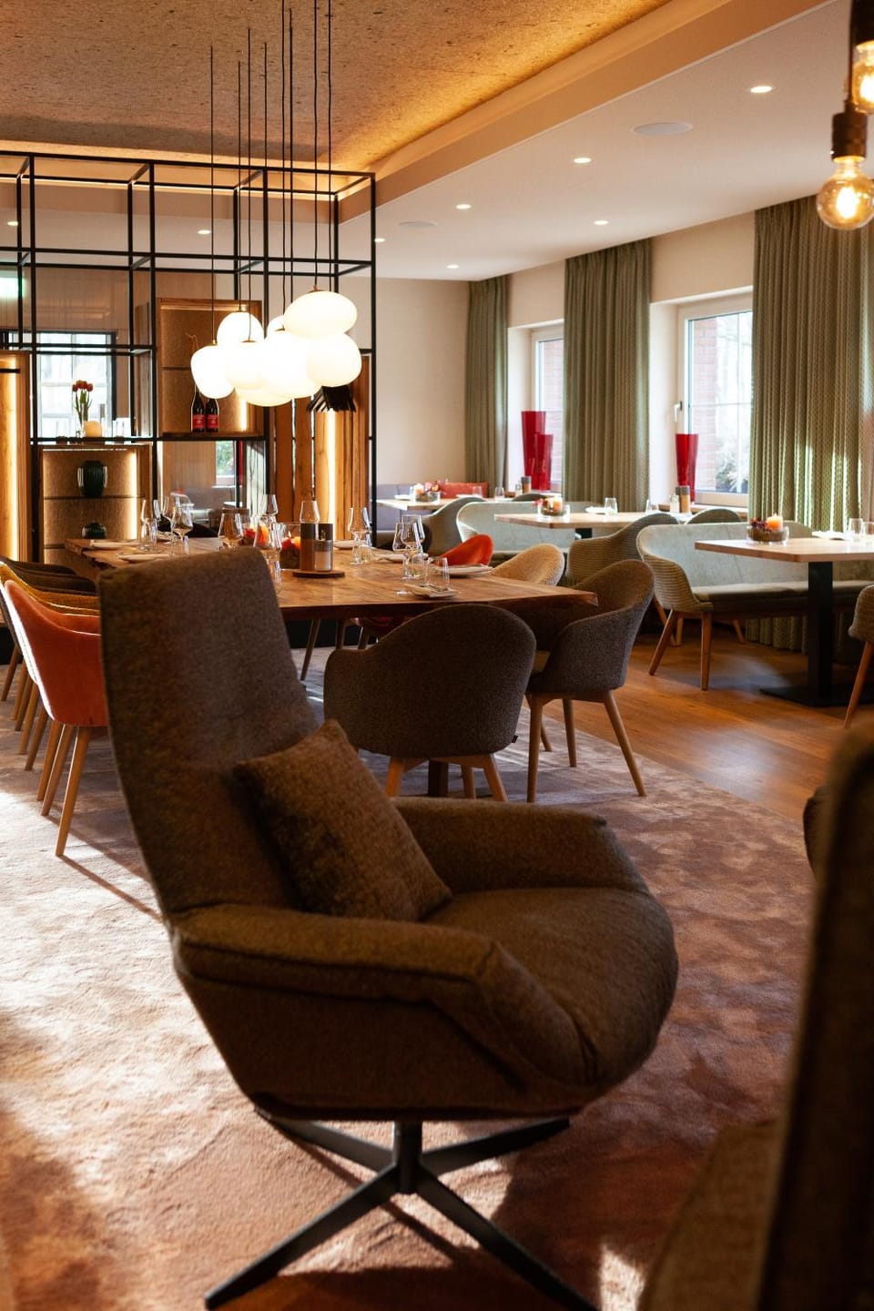 Restaurant/places to eat, Seating area