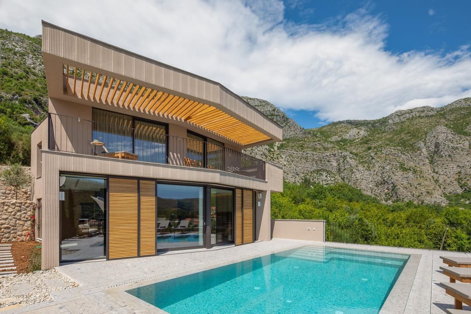Property building, Swimming pool