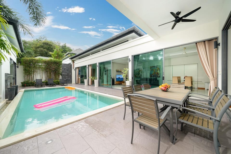 Pool view, Swimming pool, Swimming pool