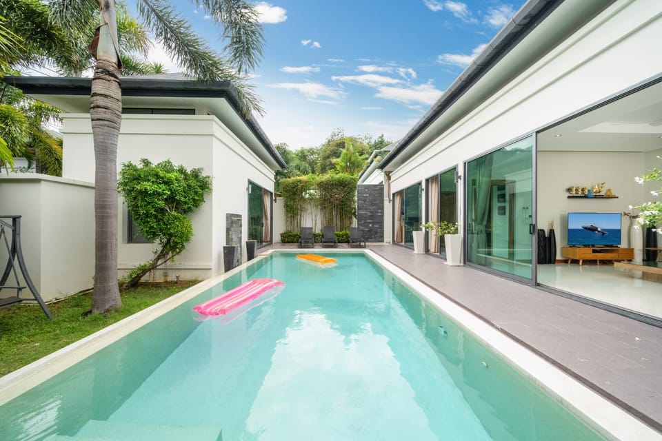 Pool view, Swimming pool, Swimming pool, sunbed