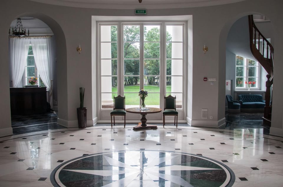 Lobby or reception, Decorative detail