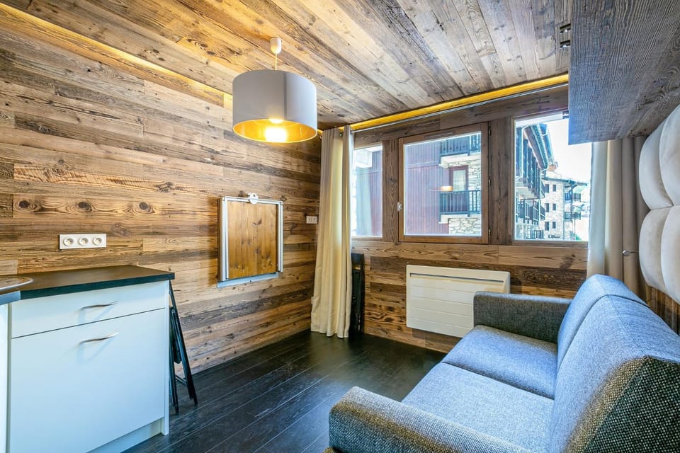 Magnifique petit studio 2-3 personnes dans l'Hyper Centre skis aux pieds vue front de neige Apartment in Val dIsere