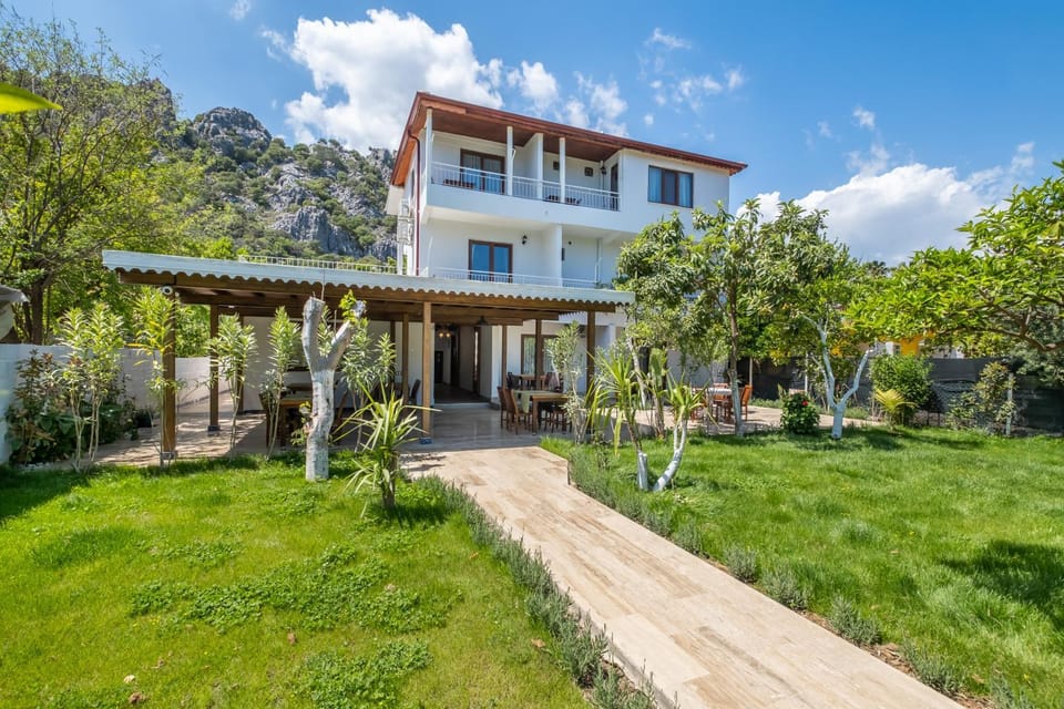 Property building, Garden