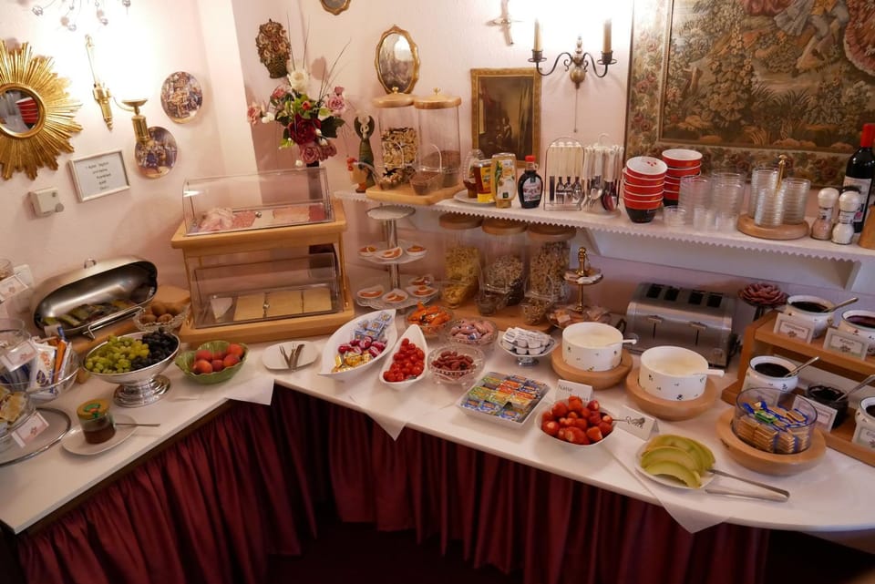 Breakfast, Buffet breakfast