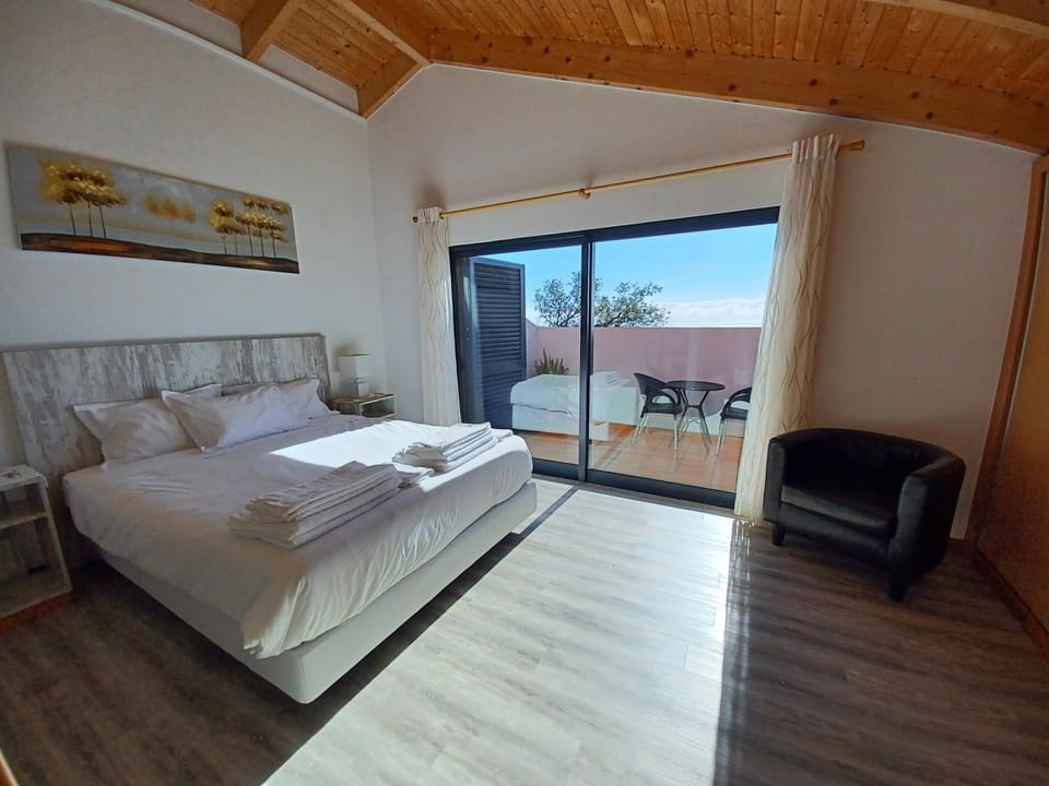 Villa Luz II - NEW - Private Outdoor Area House in Madeira District