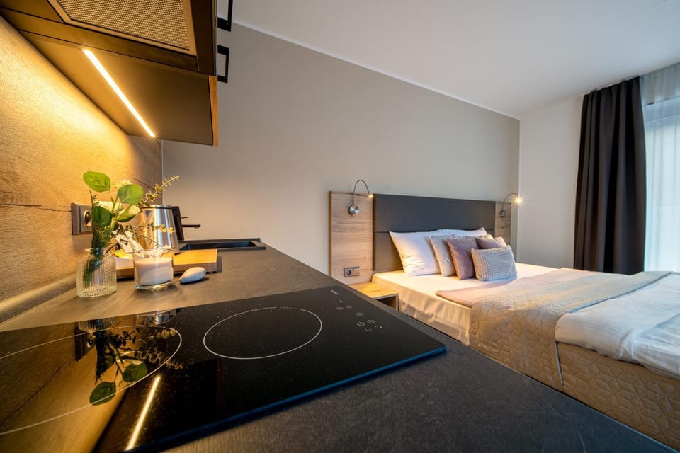 Bed, Kitchen or kitchenette, Photo of the whole room, Bedroom