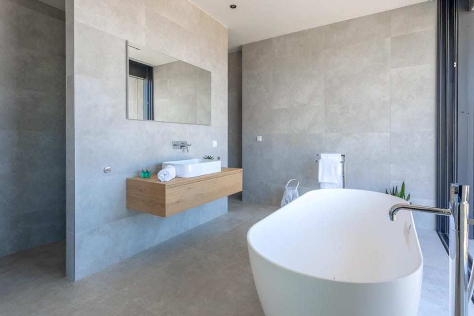 Bathroom, Bath, towels