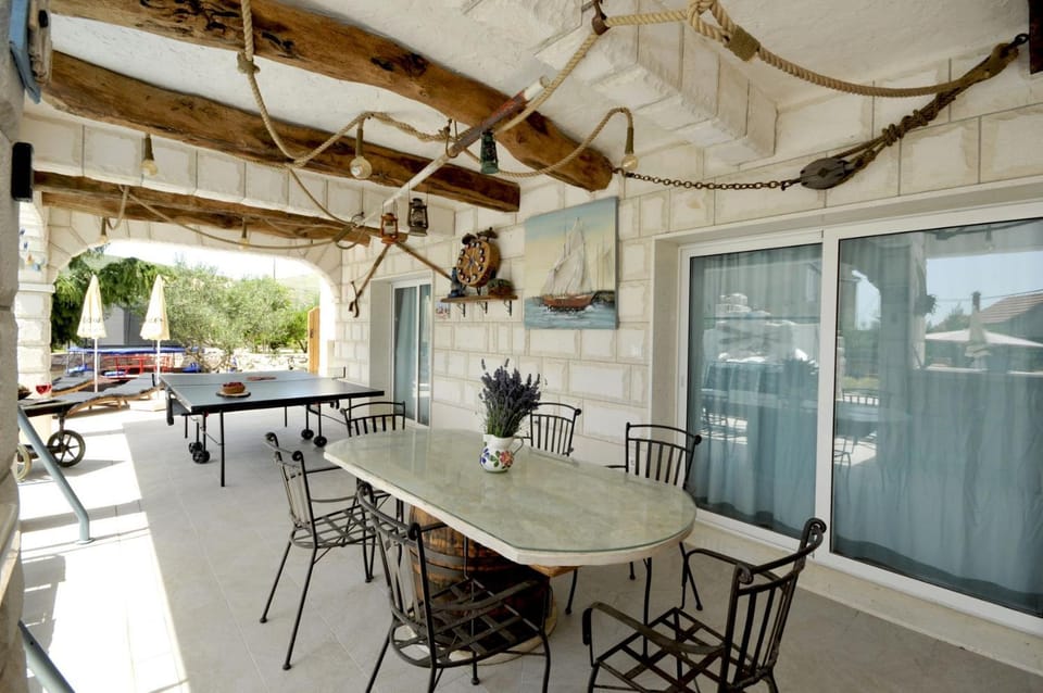 Luxury Villa with Pool, Jacuzzi, Sauna and Gym Villa in Trogir