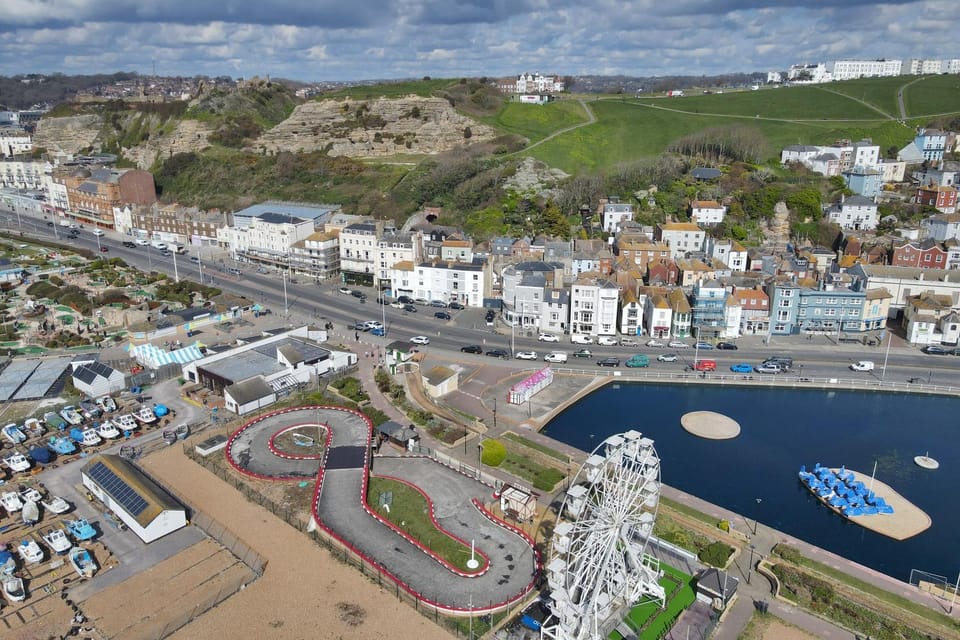 Master accommodation suite 7 sea view Bed and Breakfast in Hastings