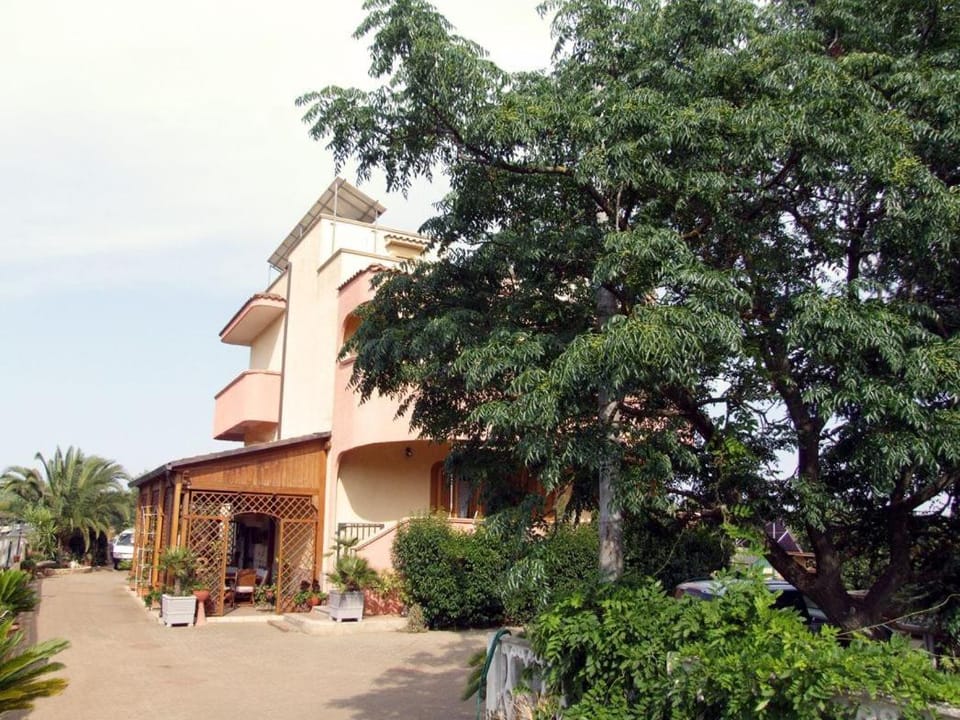 Property building, Garden, Garden view