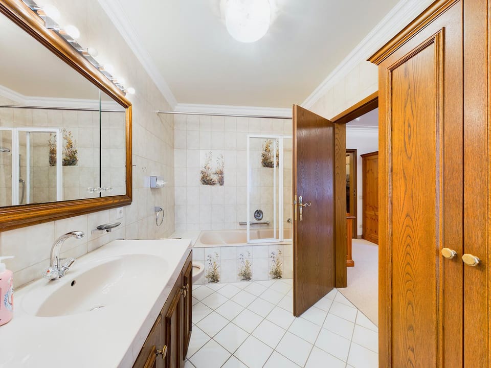 Bathroom, Bath