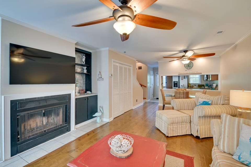 Coastal Vacation Rental - 2 Mi to Huntington Beach House in Murrells Inlet