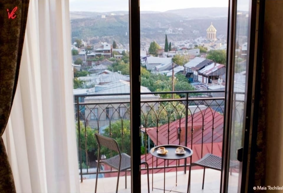 Day, Neighbourhood, Natural landscape, Bird's eye view, View (from property/room), Balcony/Terrace, City view, Mountain view