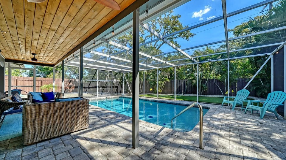 Heated Pool Home - Close to Beaches, Restaurants & More! House in Sarasota