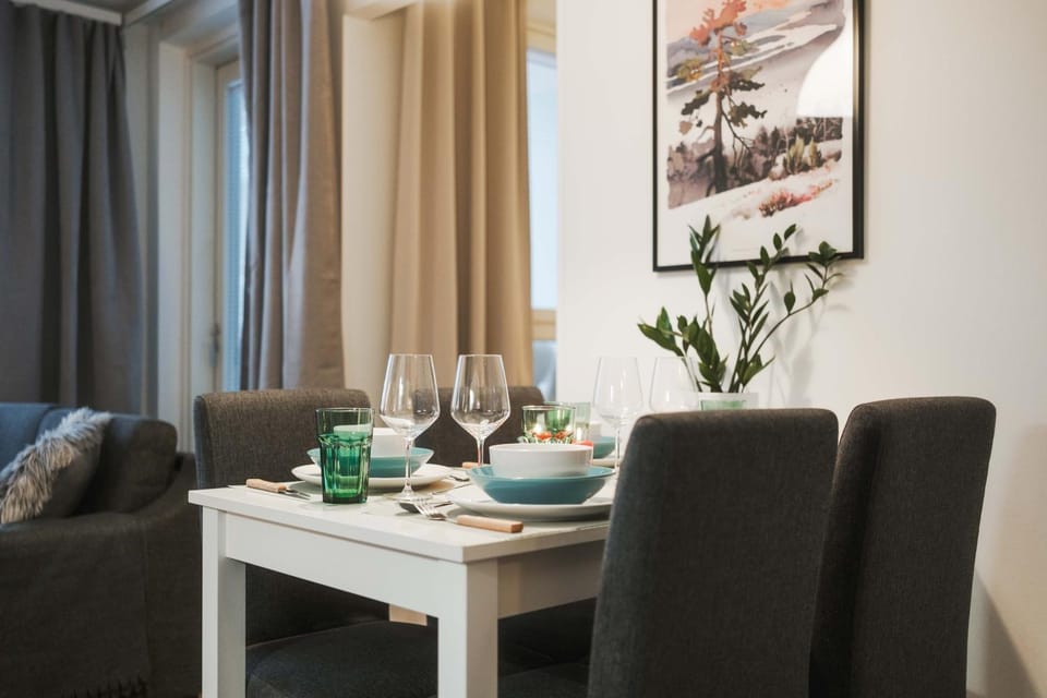 Seating area, Dining area