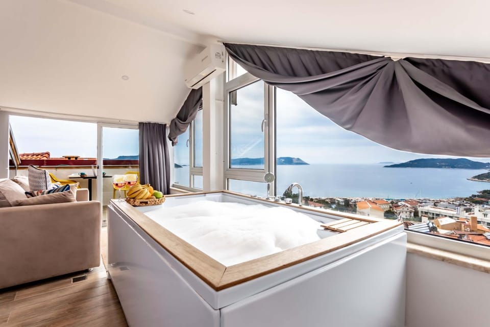 Natural landscape, Hot Tub, Sea view, towels