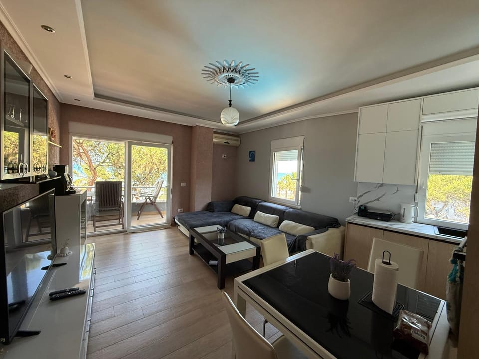Mia's Sea View Apartment Apartment in Tirana County, Albania