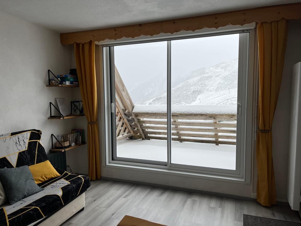 Studio cabine Piau-Engaly au pied des pistes Cabin in Saint-Lary-Soulan